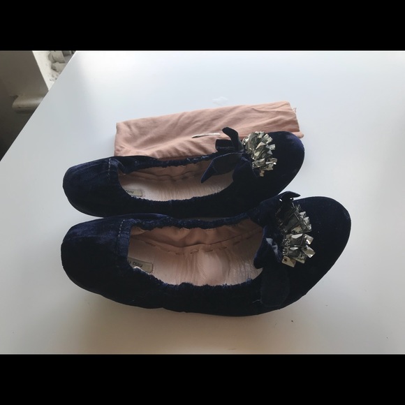 Miu Miu Deep Blue Velvet Flats - Picture 4 of 5